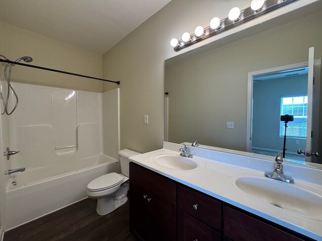 Building Photo - 123 John Davis Dr