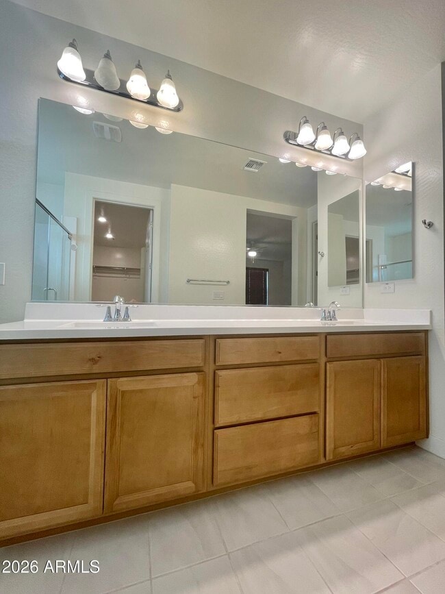 Building Photo - 20862 E Sparrow Dr