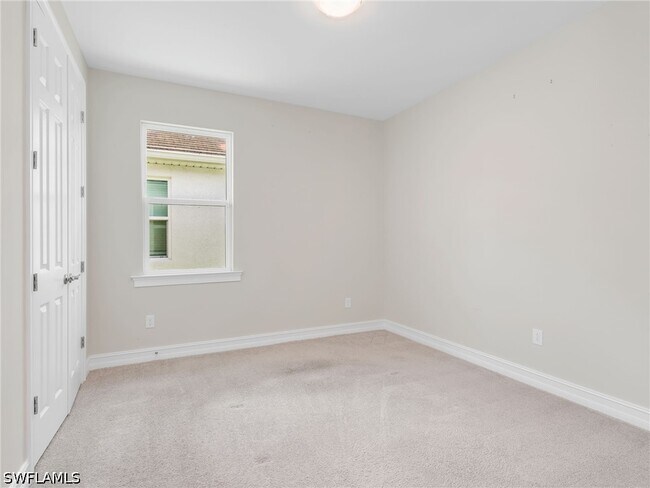 Building Photo - 28029 Sanibel Sands St