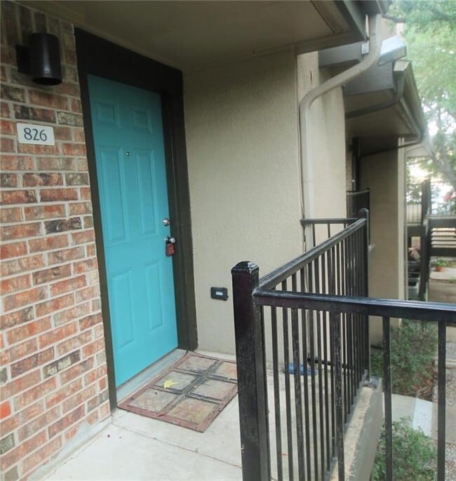 Building Photo - 7685 Northcross Dr