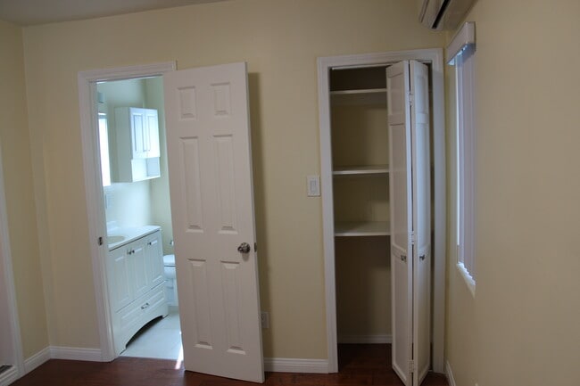 Building Photo - 125 Carr Dr