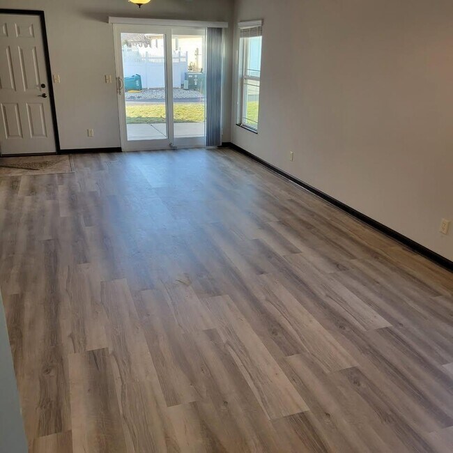 Building Photo - 3807 Windslow Dr