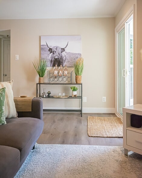 Building Photo - 1504 Lincoln Way