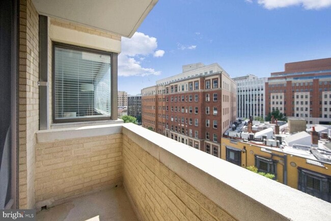 Building Photo - 1325 18th St NW
