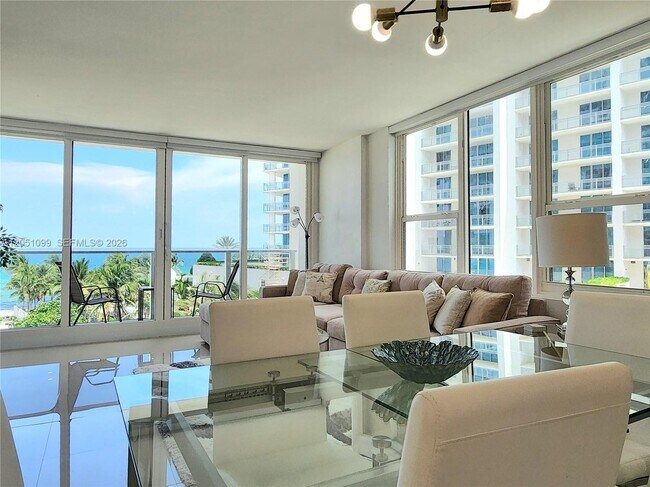 Building Photo - 3505 S Ocean Dr