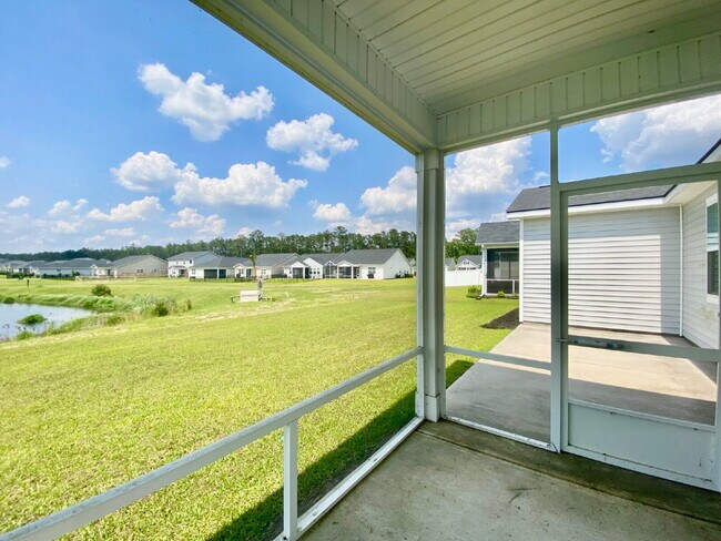 Building Photo - Four Bedroom Single Family Home in The Lak...