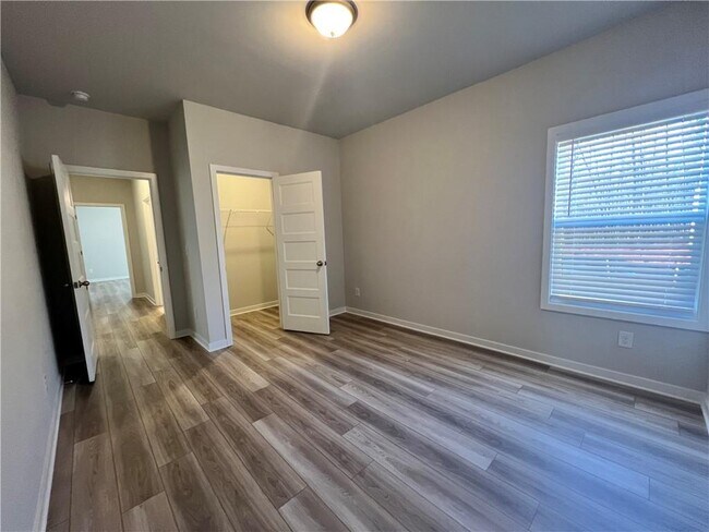 Building Photo - 150 Cruce Lake Ct