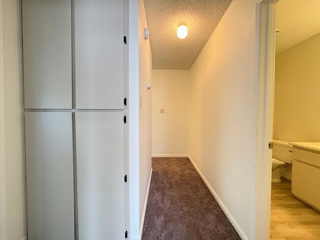 Building Photo - 276 Camellia Way