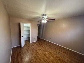 Building Photo - 3121 Johnston St