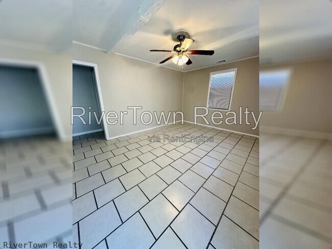 Building Photo - 3627 N Lloyd Cir