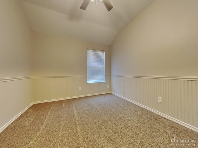 Building Photo - 13233 Evergreen Dr