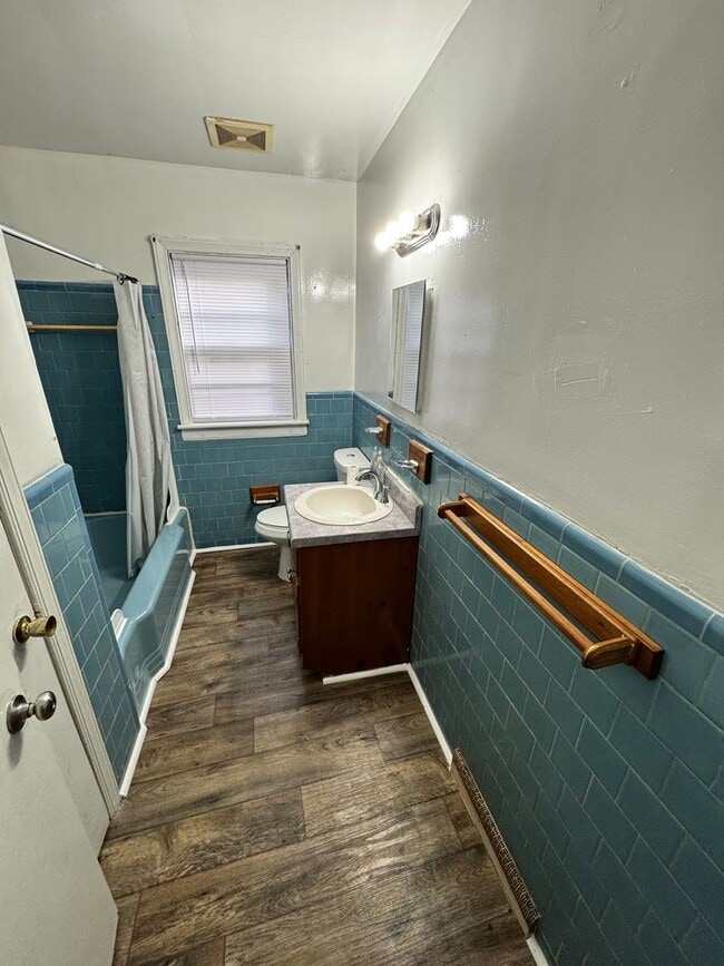 Building Photo - 4 bed 2 bath house in Petersburg