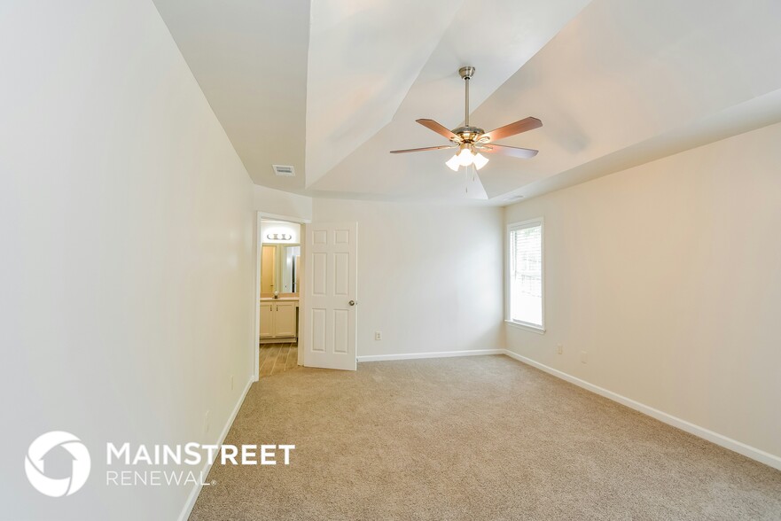 Building Photo - 5530 Millers Glen Ln