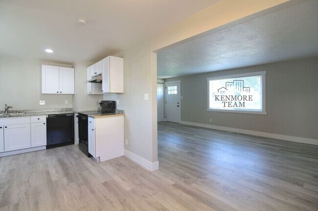 Building Photo - 419 S Irby St