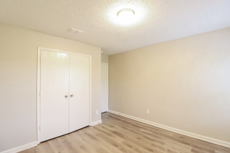 Building Photo - 917 Salida Dr