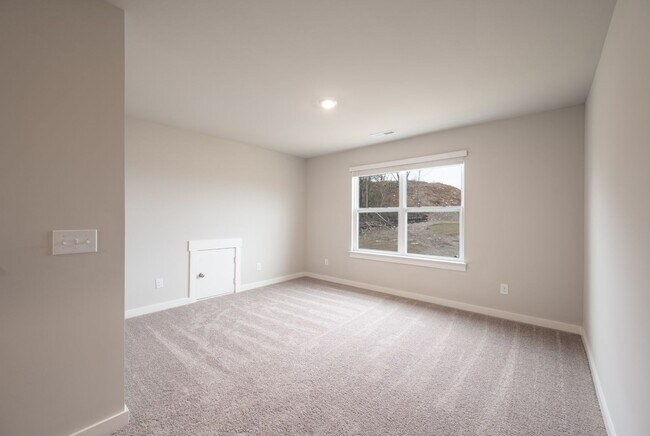 Building Photo - **BE THE LUCKY ONE TO LIVE IN THIS BEAUTIFUL HOME IN THE DESIRABLE SAWGRASS NEIGHBORHOOD IN SPRIN...