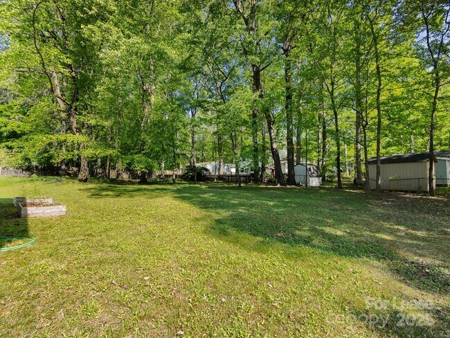 Building Photo - 7731 Ivy Hollow Dr