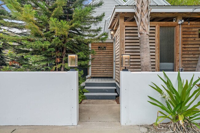 Building Photo - 15 Old Mission Ave