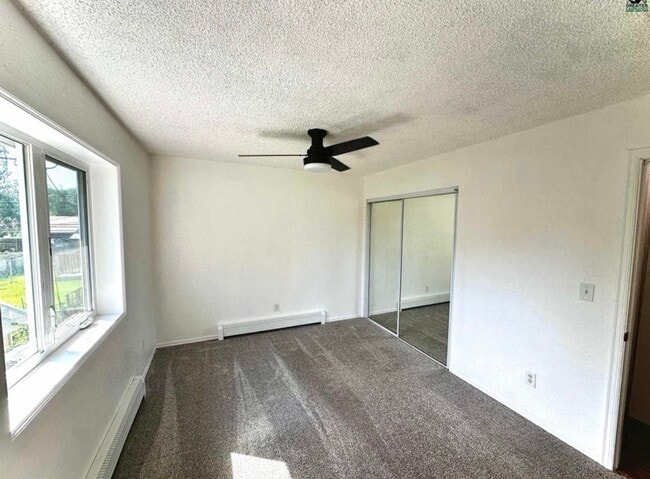 Building Photo - 4-Bedroom Fairbanks Home with Garage, Deck...