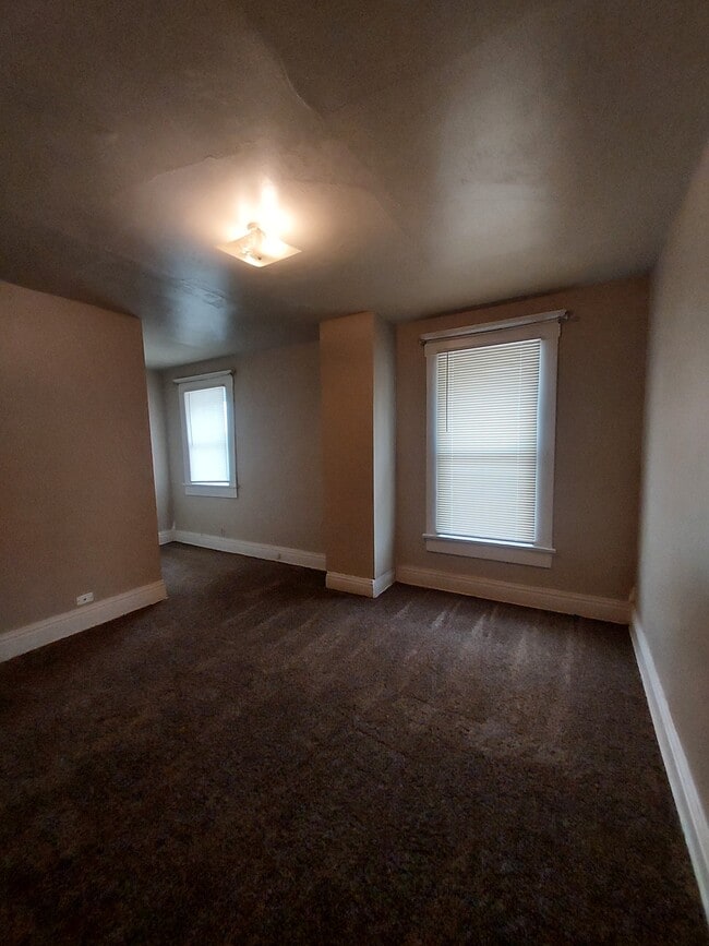 Building Photo - 70 Fairfield Ave