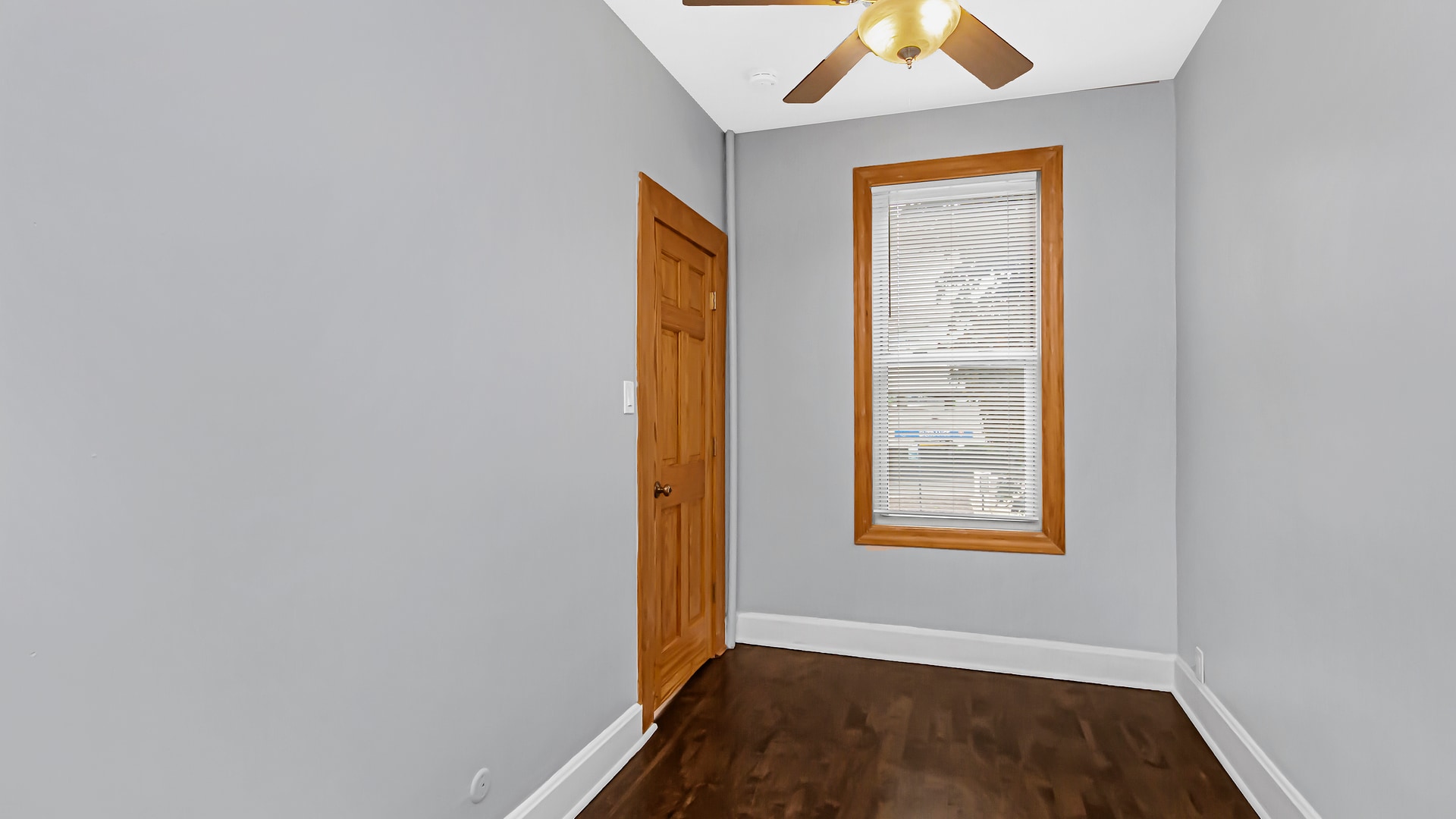 Bedroom - 1472 W Webster Ave