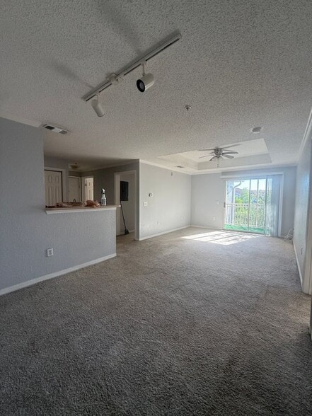 Building Photo - 18001 Richmond Pl Dr