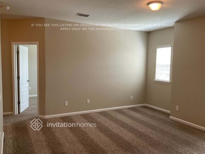 Building Photo - 161 Woodfield Ln