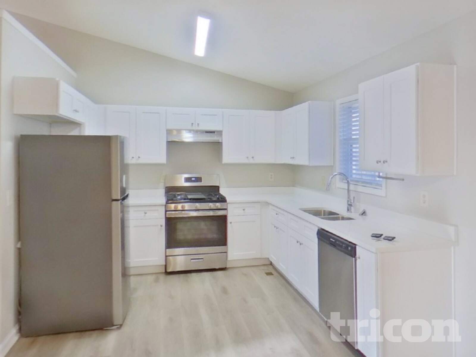 Building Photo - 205 Farmington Trce