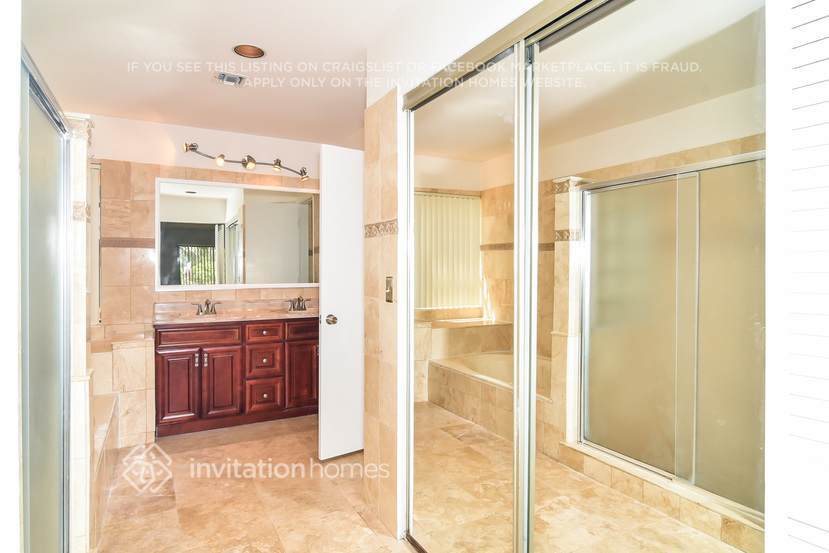 Building Photo - 5215 NW 51st Ct