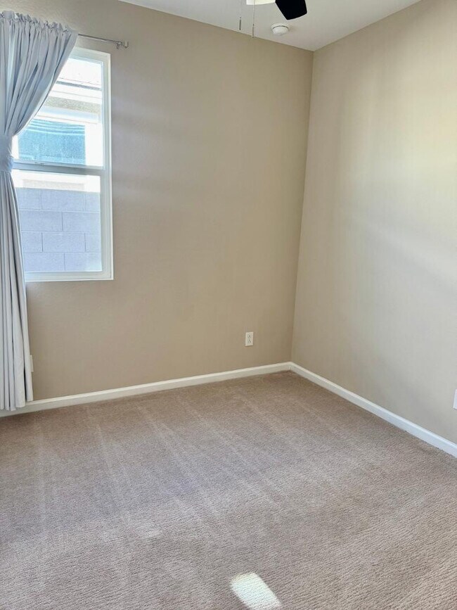 Building Photo - 17388 W Country Club Terrace