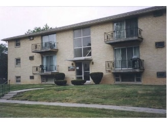Primary Photo - Arbor Village - College