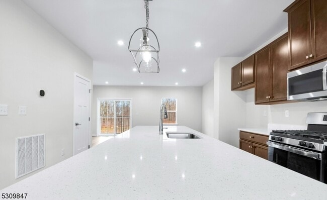 Building Photo - 7 Peckwell St