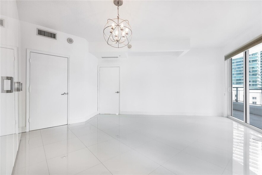 Building Photo - 60 SW 13th St