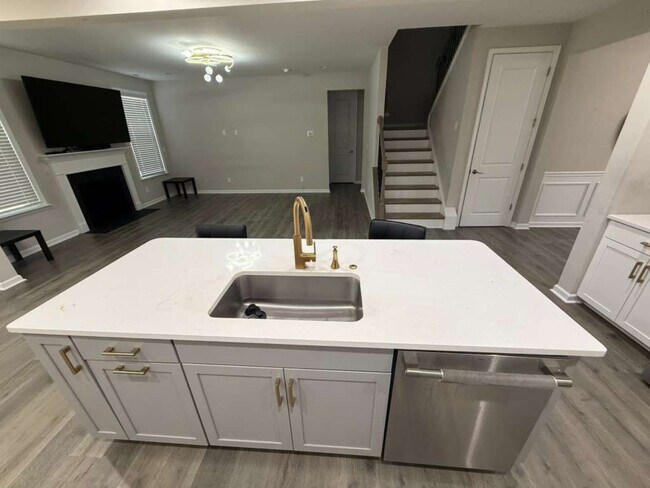 Building Photo - 128 Reids Cv Dr