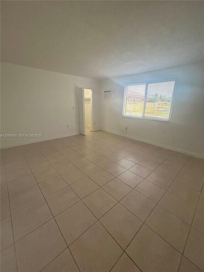 Building Photo - 6950 Miami Gardens Dr