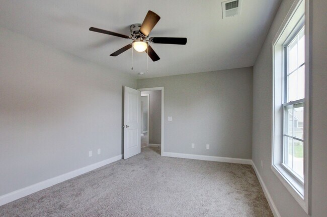Building Photo - 1331 Juniper Pass