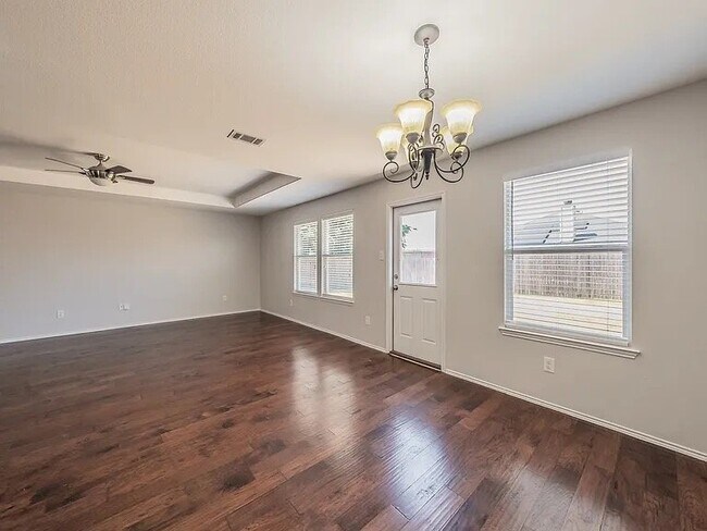 Building Photo - 7525 Berrenda Dr