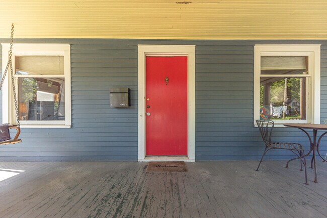 Building Photo - 1123 W Huron St