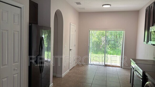 Building Photo - 16617 Cedar Crest Dr