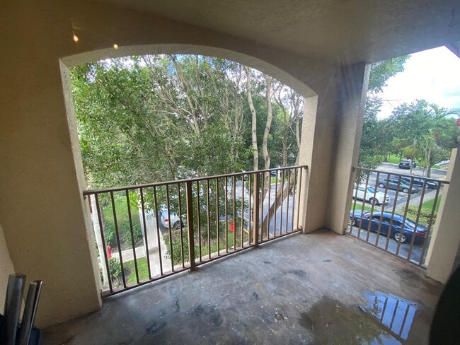 Building Photo - 4211 San Marino Blvd