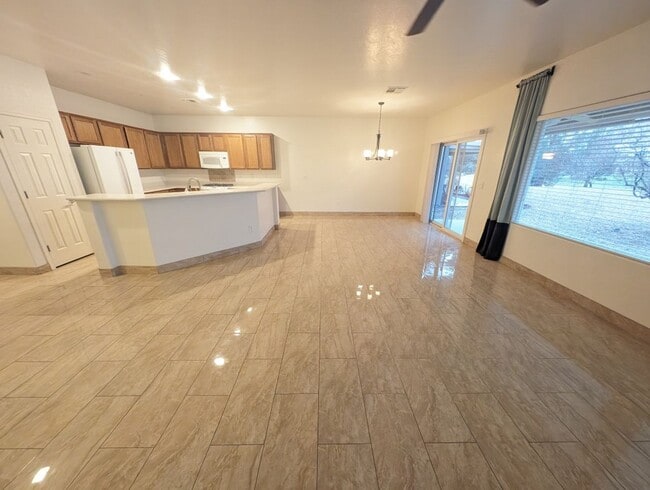 Building Photo - 7521 Chaffinch St