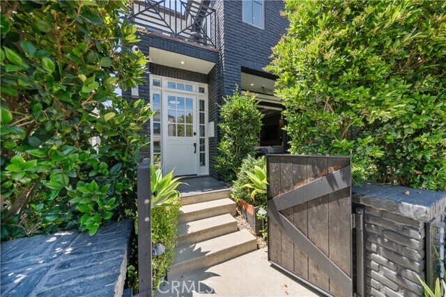 Building Photo - 2037 E Ocean Blvd