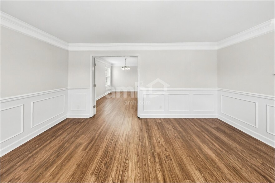 Building Photo - 1305 Bantry Dr