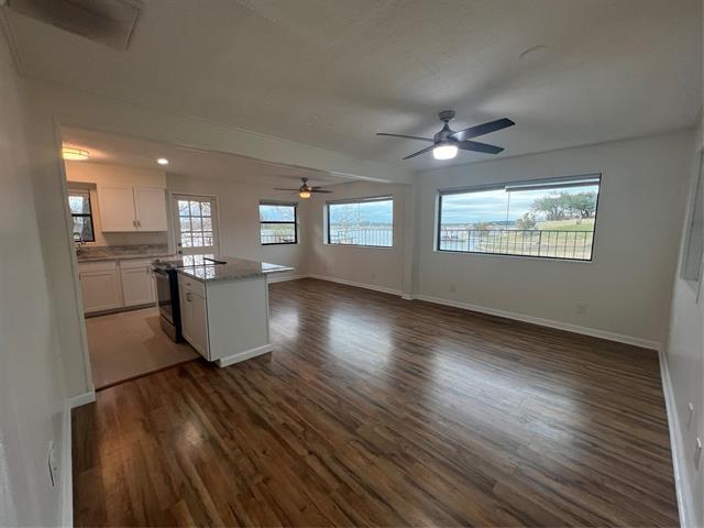 Building Photo - 2331 Live Oak Cir