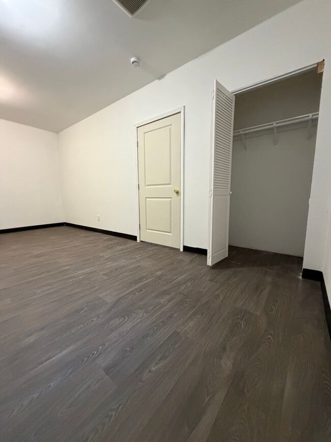 Building Photo - 1204 Yeats Ct