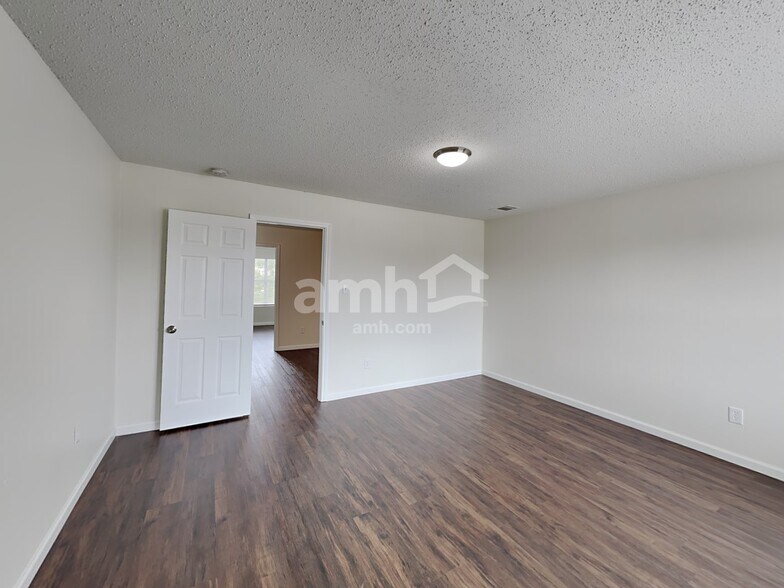 Building Photo - 10413 Woodruff Ct