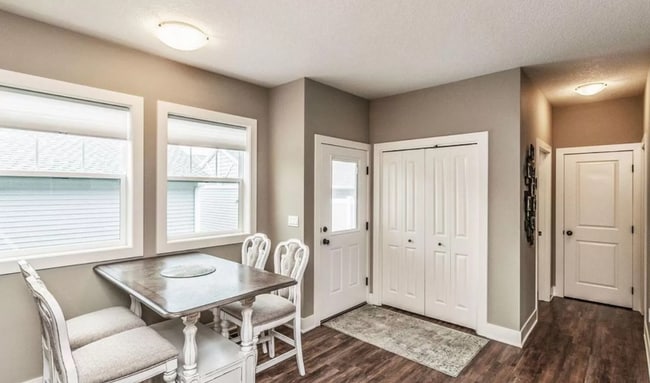 Building Photo - Sublease - 3 Bedroom Townhome Available Ja...