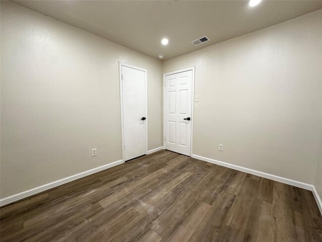 Building Photo - 11802 Murr Way