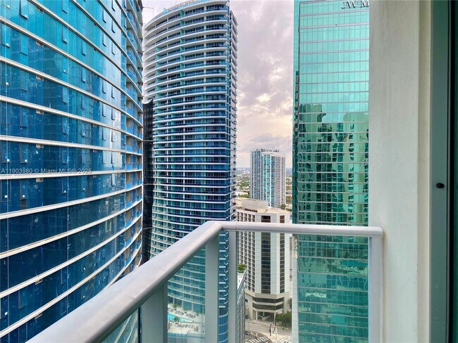 Building Photo - 300 S Biscayne Blvd