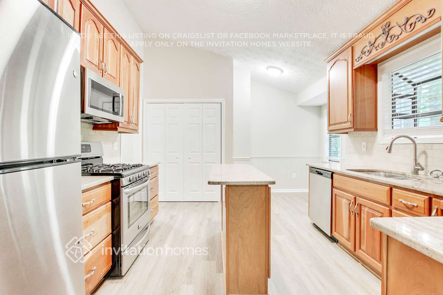 Building Photo - 830 Sunset Ct NW
